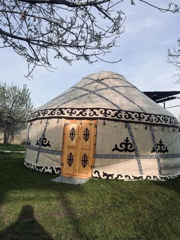 Аренда юрт: Аренда юрты, Каркас Деревянный, 75 баш, С полом, Стол, Стулья — 21