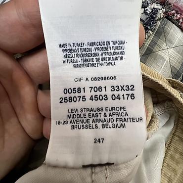 deri godəkcə: Levi’s 501 korduroy şalvar - Model: Levi Strauss & Co. 501 - — 9