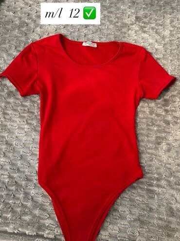 детские вещи италия: Qırmızı bodi - Rəng: parlaq qırmızı - Model: qısaqol, dairəvi yaxalı