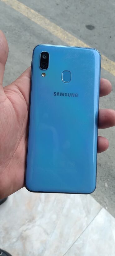 Samsung: Samsung Galaxy A40, 64 GB, rəng - Mavi, Barmaq izi, Simsiz şarj, İki sim kartlı