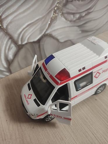 Игрушки: Игрушка машинка скорая помощь музыкальная пластик — 1