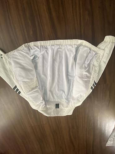 сумки новые: Цвет: белыйРазмер на ярлыке: L (Asia A/L 180/100A; AU/NZ XL; KR — 1