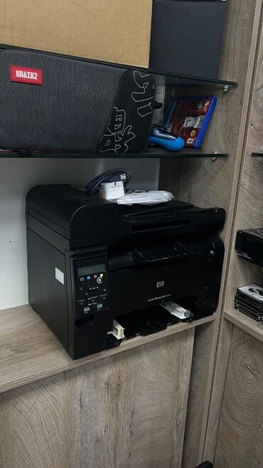 Apple MacBook: Apple MacBook, 13.3 ", Intel Core i5, 256 GB — 6