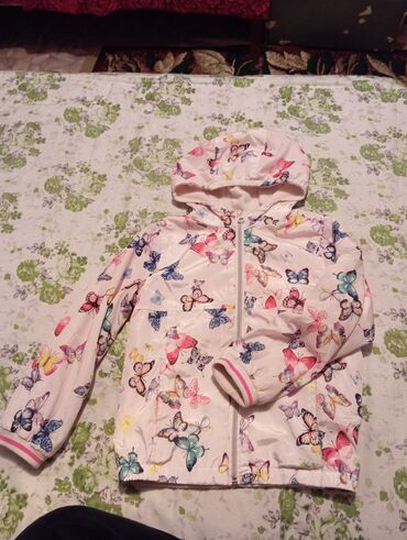 одежда новорожденных: Куртка для девочек весенняя красивая в отличном состоянии и качество