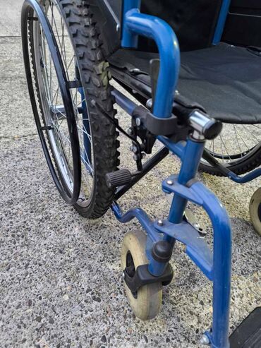 Hodalice, štake, štapovi za hodanje, kolica za hodanje: Invalidska kolica u dobrom stanju

Nalaze su Kotežu — 6