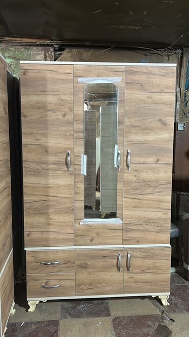 Dolablar: Açılan, 3 qapılı Düz dolab, Qarderob, paltar dolabı — 3