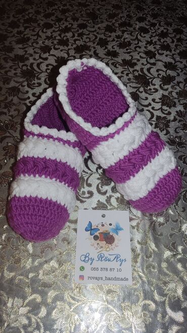 Dəstlər: Əl işi toxunma uşaq geyimləri və aksessuarları. Hər biri sifarişlə — 16