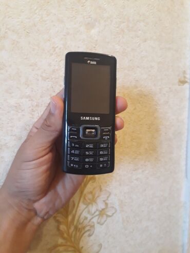 planşet qiymətləri: Samsung 5212 Orginal Antikvar Telefondur hec bir Problemi Yoxdur