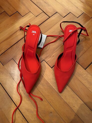 zara zlatne sandale: Sandals, Zara, 40