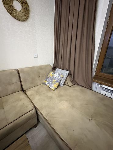 wezlong: Künc divanı 227*184 ölçudə . Açılan, hər iki hisaədə baza. 4 yastıq — 3