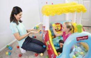 Ostale dečije stvari: Cena 4850 din Bestway 93537 Fisher Price Voz sa 25 loptica 132 x 94 x — 6
