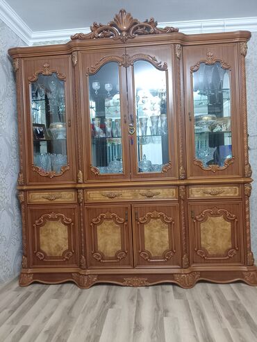 i̇şlənmiş dolablar: Dolablar