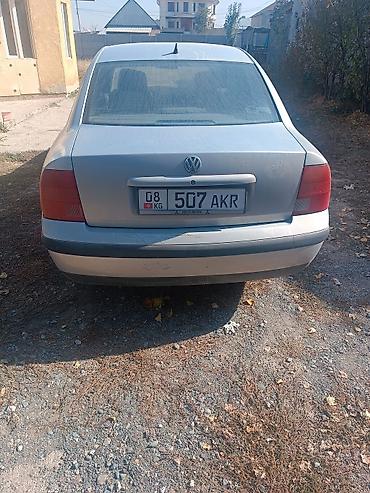 айнек авто: Volkswagen Passat: 1997 г., 1.6 л, Кол менен иштөөчү, Бензин, Седан — 4