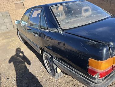 Audi: Audi 100: 1986 г., Седан — 8