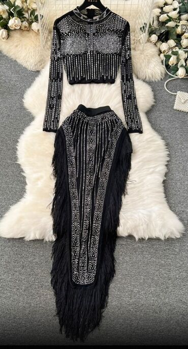 женские пиджаки кардиганы: Эффектный женский комплект из двух предметов: - Кроп‑топ с длинными