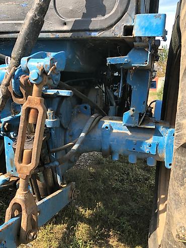 Traktorlar: Traktor T-28 Bütün senedleri qaydasındadır, rul gidravlikdir. Most — 16