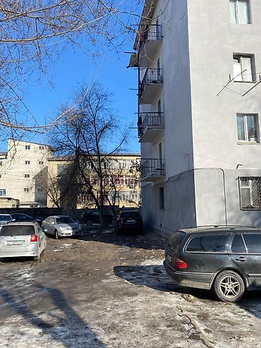Коммерциялык мүлк: Кеңселерди сатуу 59 м², Ремонтсуз, Көп кабаттуу имарат, 1 кабат — 2
