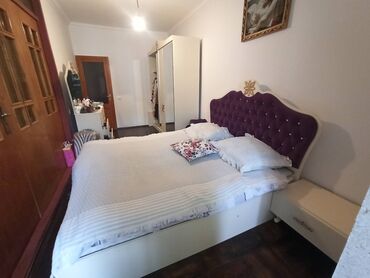 продажа офисной мебели бу: 2 односпальные кровати, Шкаф, Трюмо, 2 тумбы, Б/у