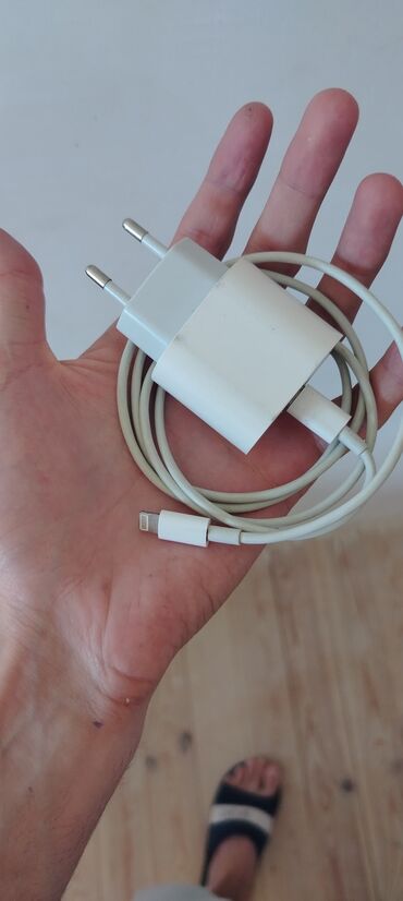 Adapterlər: Adapter Apple, 20 Vt, Yeni