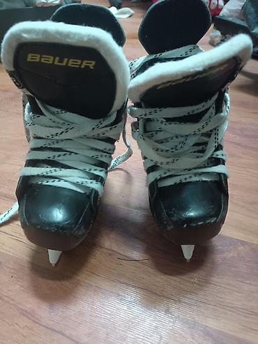 Коньки: Здравствуйте! Продаю хоккейные коньки на ребёнка 4 года, также имеется — 2
