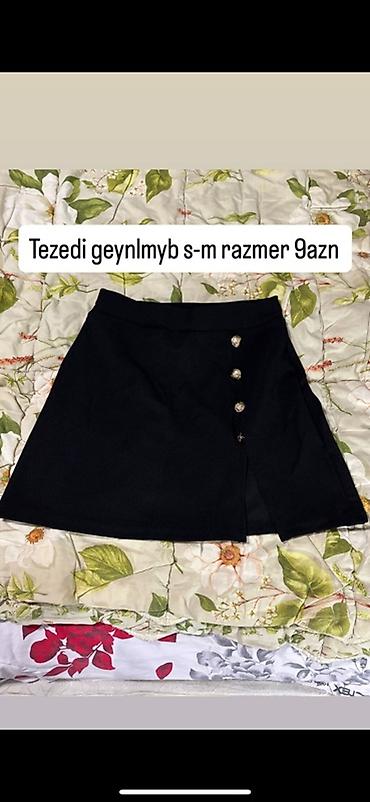 Satılır – qadın geyimləri seçimi: - Qara kapüşonlu svitşot: ön lalafo.az -da — 6 Satılır – qadın geyimləri seçimi: - Qara kapüşonlu svitşot: ön — 6
