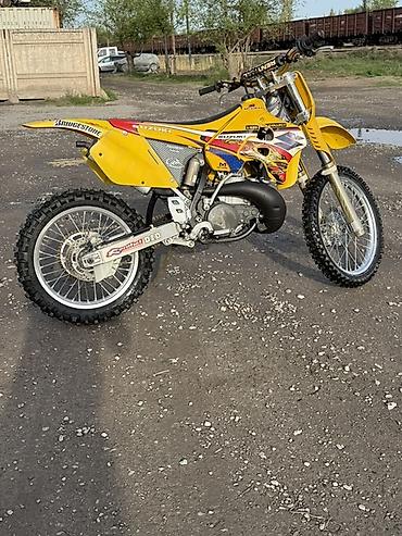 мотор дизель: Кроссовый мотоцикл Suzuki RM (двухтактный) Обьем 250 кубов Эндуро — 1