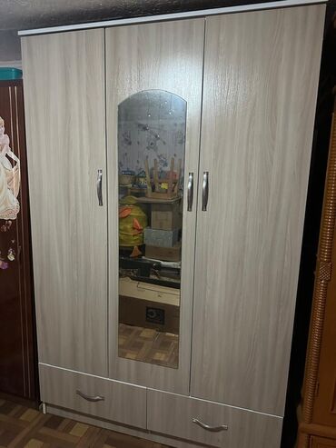 Письменные столы: Письменный стол — 5