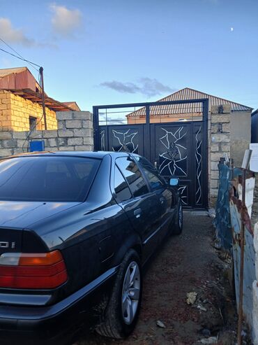 BMW: BMW : 2 l | 1992 il Sedan — 4