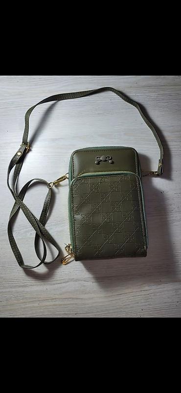 Zeytun-yaşıl rəngdə çiyin/kross-bodi çanta. - Material: süni dəri -