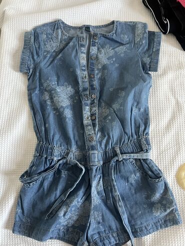 BENETTON. Ideal veziyyetdedi. xahish edirem fikriniz getidirse yazin
