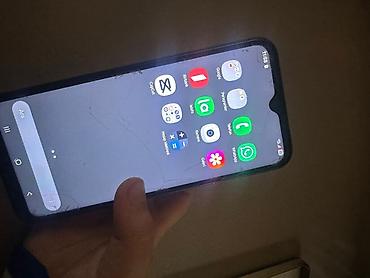 samsung note 11: Samsung Galaxy A13, 64 GB, rəng - Qara, Qırıq — 5