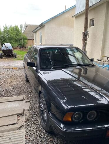 BMW: BMW 520: 1990 г., 2 л, Механика, Бензин, Седан