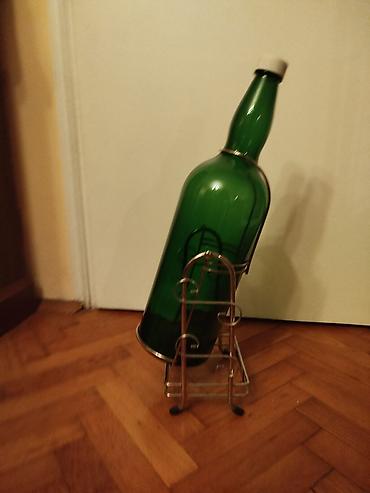 cipelarnik matis: Dekorativna zelena staklena boca flasa sa metalnim stalkom “Black — 9