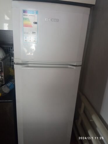 вертикальный холодильник витрина: Холодильник Beko, Б/у, Двухкамерный