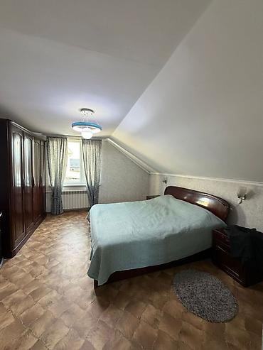 Продажа коттеджей и домов: 🏡 **Продаётся 2-этажный дом в ж/м Ак-Ордо** 🛏 **7 комнат** 📐 Площадь — 14