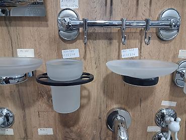 Hamam aksesuarları dəsti – divara bərkidilən - Material: xrom örtüklü