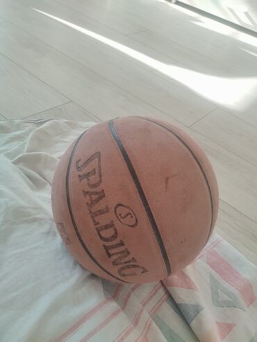 Мячи: Баскетбольный мяч Spalding Качественный мяч от легендарного бренда