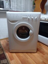 стиралки бу: Кир жуучу машина Indesit, Колдонулган, Автомат, 6 кг чейин, Толук өлчөм