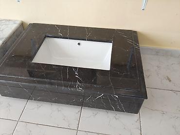 hamam çanaqları: Mərmərdən hazırlanmış hamam çanaqları və stolüstü konsollar - — 2