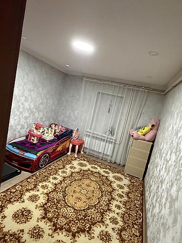 Продажа домов: 3 комнаты, 47 м², Бишкек, Восток-5 мкр Собственник — 4