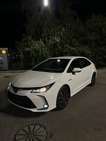 byd e1: Toyota Corolla: 2022 г., 1.8 л, Автомат, Гибрид, Седан — 3
