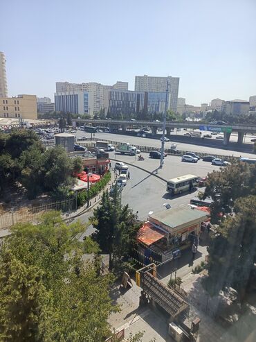 Mətbəx mebeli: 52 kv 2 otag 20 yanvar metrosunun cixishi. 5-5. satilir 180.000 butun