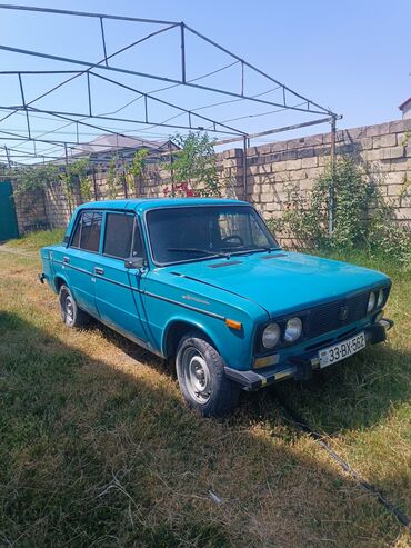 VAZ (LADA): Mavi rəngdə olan bu VAZ 2106 modeli klassik avtomobil həvəskarları