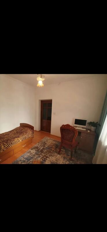 помищение в аренду: 65 м², 3 комнаты, Парковка, Сарай, Забор, огорожен