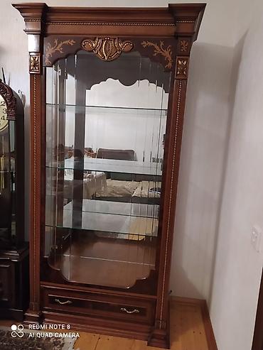 rəfləri: Şüşəli dolab vitrini, İşlənmiş, Ünvandan götürmə — 1