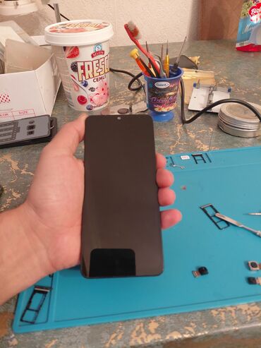 redmi 9 t ekran: Redmi 14 C ekrani zavoddur. isteyen olsa diger hisseleride var. Ozum