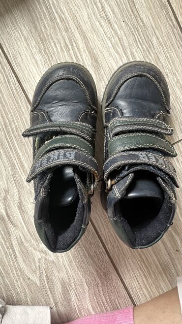 детский ботинка: Ботинки из натуральной кожи, не пропускают влагу