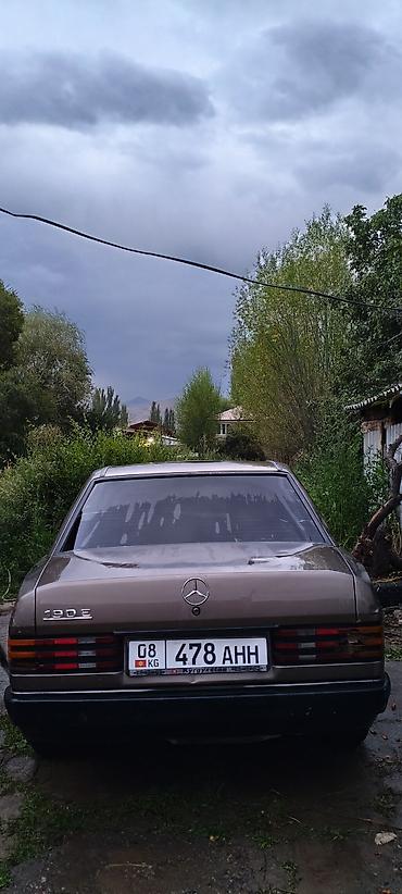 bwb e34: Mercedes-Benz 190: 1987 г., 2 л, Механика, Бензин, Седан — 3
