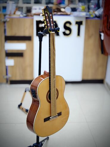 mizrab: Klassik gitara, Yeni, Ünvandan götürmə