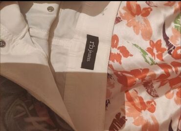 Kurtkalar: Jaket 10 manatkoftalar biri 5 manatvilyur 5 manatkurtka 10 — 10